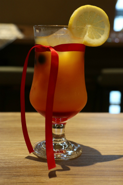 画像ギャラリー No.022のサムネイル画像 / カプコンカフェ「逆転裁判」コラボメニュー試食会をレポート。マジシャン姿のキャラクターがあしらわれたグッズも展開