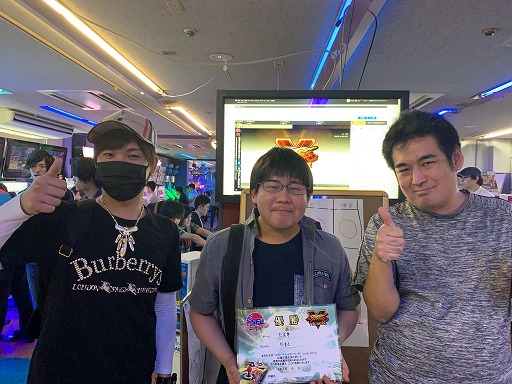 画像ギャラリー No.005のサムネイル画像 / 「ストリートファイターV タイプアーケード」の3on3全国大会が開幕。5月25日に行われた秋葉原HEY予選のレポートが公開