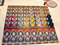 ���������꡼ No.009�Υ���ͥ������ / ��SPIEL'18��10ǯ�˰��٤������AZUL�פ�³�Ԥ��о졣�ץ쥤���ʤ��������Ϥ��Τޤޤˡ����ɤθ��̤����ϥå��ꤷ����Azul: Stained Glass of Sintra�פ�ץ쥤