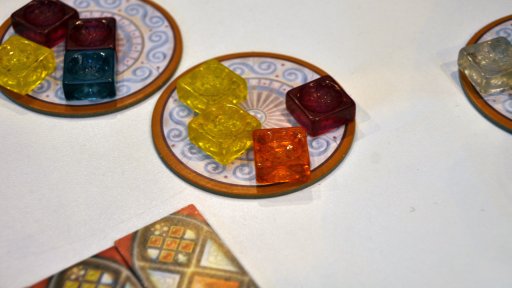 SPIEL'1810ǯ˰٤AZULפ³Ԥо졣ץ쥤ʤϤΤޤޤˡɤθ̤ϥåꤷAzul: Stained Glass of Sintraפץ쥤