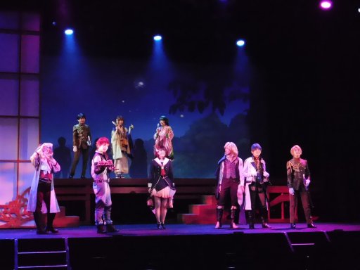 画像ギャラリー No.001のサムネイル画像 / 美しい歌声で紡がれる黒龍の神子とダリウスの物語。演劇女子部「遙かなる時空の中で6 外伝 〜黄昏ノ仮面〜」ゲネプロ公演レポート