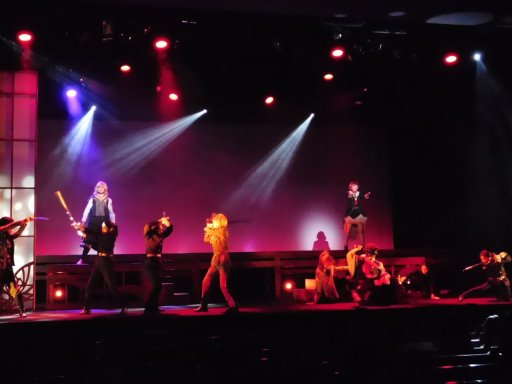 画像ギャラリー No.009のサムネイル画像 / 美しい歌声で紡がれる黒龍の神子とダリウスの物語。演劇女子部「遙かなる時空の中で6 外伝 〜黄昏ノ仮面〜」ゲネプロ公演レポート