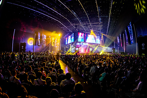 ���������꡼ No.009�Υ���ͥ������ / ���ޥ۸����ܳ�MOBA�������з� -Arena of Valor-�ס������ǳ��Ť��줿�������Υ�ݡ��Ȥ��Ϥ�