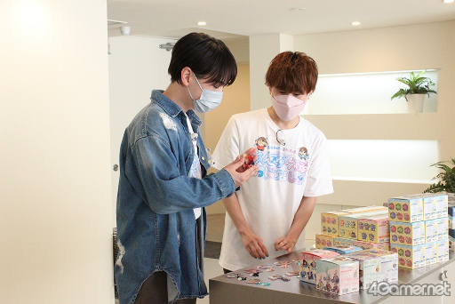 画像ギャラリー No.010のサムネイル画像 / 「あんさんぶるスターズ!!ストア」が秋葉原にオープン! 「あんスタグッズおはなし団」特別回の店舗ロケをフォトレポート&ミニインタビュー