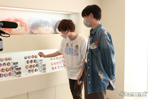 画像ギャラリー No.011のサムネイル画像 / 「あんさんぶるスターズ!!ストア」が秋葉原にオープン! 「あんスタグッズおはなし団」特別回の店舗ロケをフォトレポート&ミニインタビュー