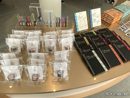 画像ギャラリー No.022のサムネイル画像 / 「あんさんぶるスターズ!!ストア」が秋葉原にオープン! 「あんスタグッズおはなし団」特別回の店舗ロケをフォトレポート&ミニインタビュー