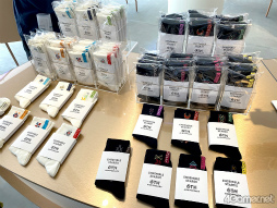 画像ギャラリー No.023のサムネイル画像 / 「あんさんぶるスターズ!!ストア」が秋葉原にオープン! 「あんスタグッズおはなし団」特別回の店舗ロケをフォトレポート&ミニインタビュー