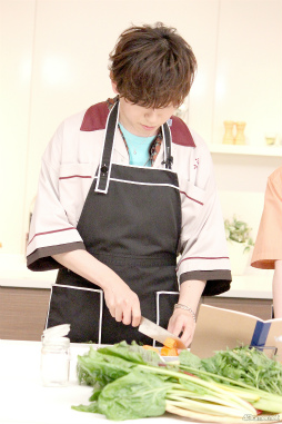 画像ギャラリー No.004のサムネイル画像 / 「あんスタ!!」配信番組「CAFE CINNAMON ニキズキッチン」第17回フォトレポート。収録後インタビューをお届け