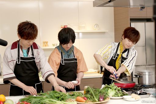 画像ギャラリー No.019のサムネイル画像 / 「あんスタ!!」配信番組「CAFE CINNAMON ニキズキッチン」第17回フォトレポート。収録後インタビューをお届け