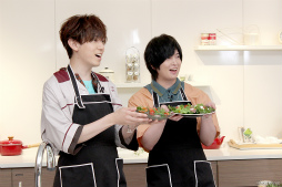 画像ギャラリー No.022のサムネイル画像 / 「あんスタ!!」配信番組「CAFE CINNAMON ニキズキッチン」第17回フォトレポート。収録後インタビューをお届け