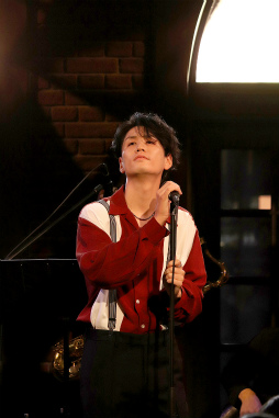 画像ギャラリー No.011のサムネイル画像 / ESバンドの熱い演奏! 阿座上洋平さん&豊島修平さんもゲストで登場! 「あんスタ!!」名曲をバンド生演奏で届ける「ENSEMBLE STARS!! BAND LIVE」レポート