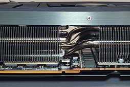 画像集#015のサムネイル/AMD最上位のGPU「Radeon RX 6950 XT」は，GeForce RTX 3090と戦えるのか？ PowerColorの「RED DEVIL RX 6950 XT」で確認してみた