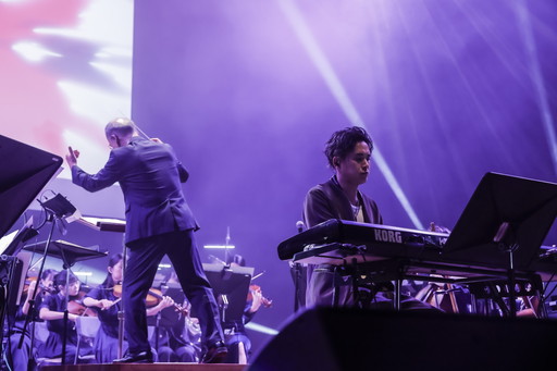 Galeria de imagens No.006 Imagem / relatório de miniatura sobre a apresentação noturna do concerto de cinema