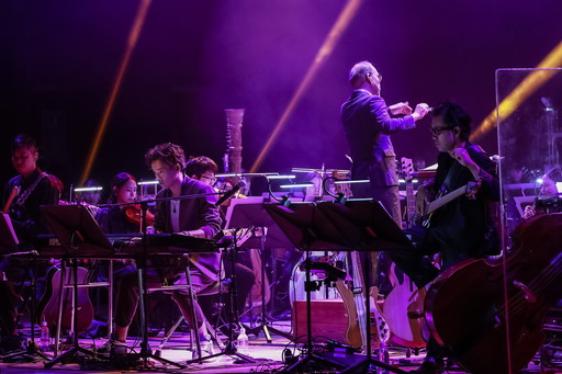 Galeria de imagens No.007 Imagens / relatórios de miniatura sobre a apresentação noturna do concerto de cinema