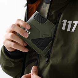 画像ギャラリー No.007のサムネイル画像 / アニウェアが「Halo Infinite」とコラボ。伝説の英雄「マスターチーフ」をイメージしたファッショングッズが登場