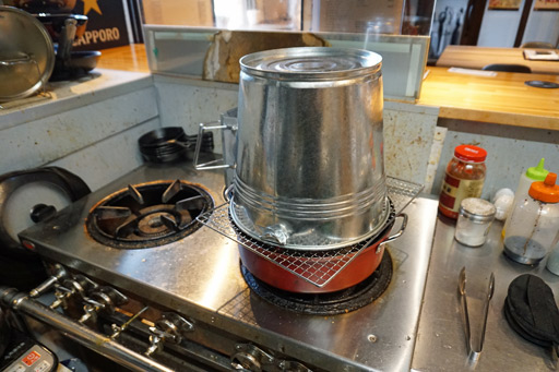 画像ギャラリー No.008のサムネイル画像 / 俺のコラボカフェ:Menu 004 「魔界塔士Sa・Ga」,モンスターの肉でバーベキューを満喫