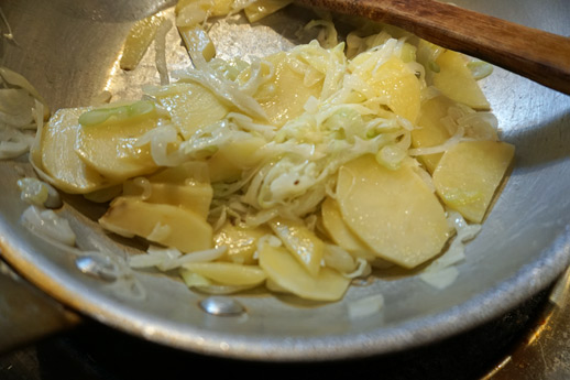 画像ギャラリー No.007のサムネイル画像 / 俺のコラボカフェ:Menu 006 「ロックマン」の体力回復アイテム「E缶」に挑戦