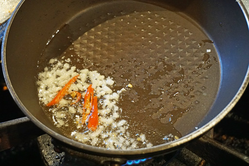 画像ギャラリー No.005のサムネイル画像 / 俺のコラボカフェ:Menu 007 「バイオハザード」のグリーンハーブを使った絶品エスニック飯