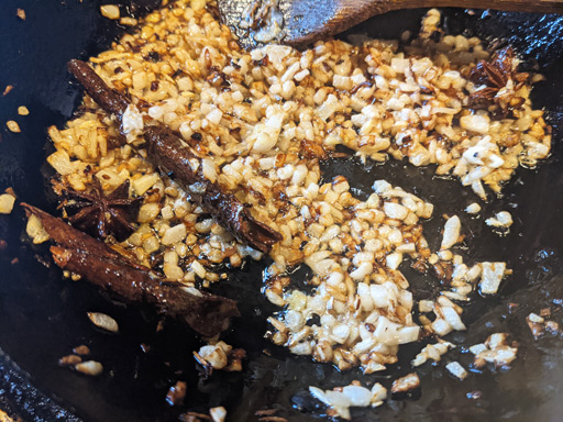 画像ギャラリー No.005のサムネイル画像 / 俺のコラボカフェ:Menu 022 「食用系少女 -Food Girls-」に出てくる台湾夜市発のB級グルメ「滷肉飯」