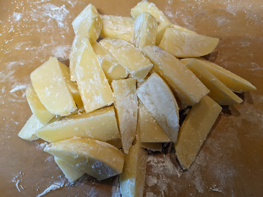 画像ギャラリー No.004のサムネイル画像 / 俺のコラボカフェ:Menu 024 「FINAL FANTASY VII REMAKE」に出てくるバー「セブンスヘブン」の「EGGS&CHIPS」に挑戦