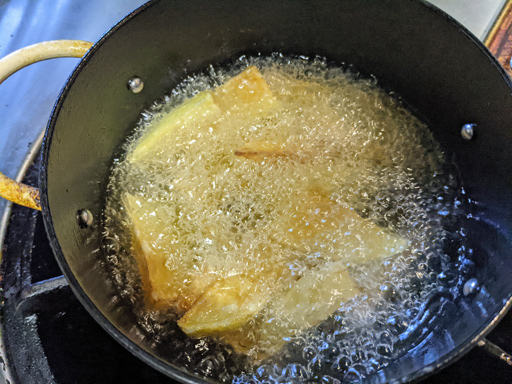 画像ギャラリー No.005のサムネイル画像 / 俺のコラボカフェ:Menu 024 「FINAL FANTASY VII REMAKE」に出てくるバー「セブンスヘブン」の「EGGS&CHIPS」に挑戦