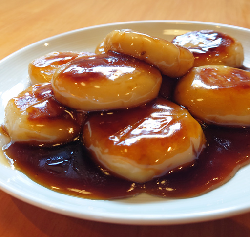 画像ギャラリー No.010のサムネイル画像 / 俺のコラボカフェ:Menu 037 「Pokémon LEGENDS アルセウス」にも出てくる「いももち」は,北海道民のソウルフードだ