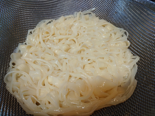 画像ギャラリー No.008のサムネイル画像 / 俺のコラボカフェ:Menu 038 「食用系少女2」に新登場の「牛肉麺」は,マニア必見の注目メニュー