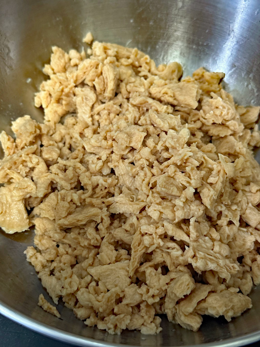 画像ギャラリー No.001のサムネイル画像 / 「マリオカートワールド」,ウシも食べている「ハンバーガー」を作る。俺のコラボカフェ:Menu 078