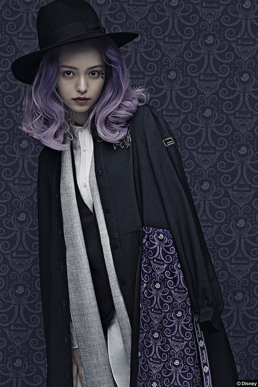 画像ギャラリー No.008のサムネイル画像 / R4G,「ツイステ」のアイテムで全身コーディネートしたLOOK BOOKを公開