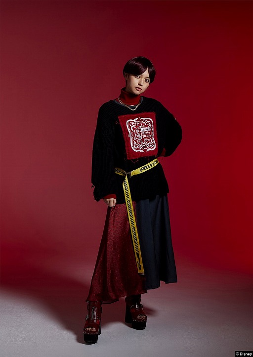 画像ギャラリー No.014のサムネイル画像 / R4G,「ツイステ」のアイテムで全身コーディネートしたLOOK BOOKを公開