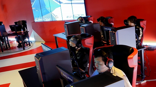 画像ギャラリー No.006のサムネイル画像 / プロeスポーツチーム「FENNEL」の招待制イベント“FENNEL INVITATIONAL CREATORS SESSION”の開催レポートが公開に