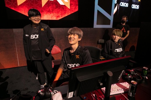 画像ギャラリー No.005のサムネイル画像 / 「Apex Legends Global Series Championship」決勝大会の公式レポートが公開に