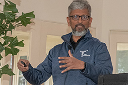 画像ギャラリー No.011のサムネイル画像 / Intelの3次元実装技術「Foveros」で,10nm CPUと次世代GPU,DRAMを1パッケージ上で積み重ねることが可能に