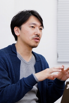 ²èÁü¥®¥ã¥é¥ê¡¼ No.005¤Î¥µ¥à¥Í¥¤¥ë²èÁü / ¼Â¤Ï12¿Í¡ÈÈà¡É¤¬¤¤¤¿!?¡¡ÌÚ¼ÎÉÊ¿¤µ¤ó¤¬6¿Í¤ÎÈà¤ò±é¤¸¤ë¡Ö¥·¥ó¥¾¥¦¥¢¥×¥ê¡×¥¤¥ó¥¿¥Ó¥å¡¼¡£ÎëÌÚãÌé»á¡õÉðÅĽ¤°ì»á¤Ë³«È¯ÈëÏäòʹ¤¤¤¿