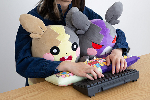 ポケットモンスター」,モルペコのPCクッションが登場。ぬいぐるみが2