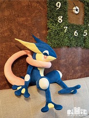 画像ギャラリー No.002のサムネイル画像 / ゲッコウガとリザードンの特大ぬいぐみの予約受付がスタート