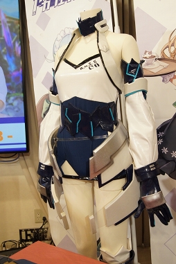 画像ギャラリー No.009のサムネイル画像 / これには歴戦の店長も納得。落ち着いた雰囲気の中で“ザリガニ(下目)”も食べられる「ガール・カフェ・ガン」コラボカフェをレポート