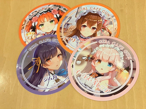 画像ギャラリー No.023のサムネイル画像 / これには歴戦の店長も納得。落ち着いた雰囲気の中で“ザリガニ(下目)”も食べられる「ガール・カフェ・ガン」コラボカフェをレポート