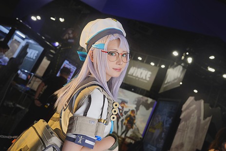 ���������꡼ No.002�Υ���ͥ������ / ��TGS2022�ϡ־����ν�����NIKKE�פΥ֡������󤬸����ˡ�������λ�ͷ�ȡ��͵������ץ쥤�䡼�ȤΥ��������Ʋ��ڤ����