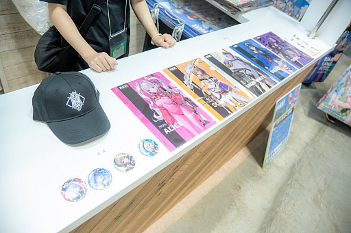 画像ギャラリー No.014のサムネイル画像 / 「勝利の女神:NIKKE」,水着満載の「コミックマーケット102」出展レポート発表。マルチエンディング動画も公開中