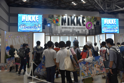 勝利の女神:NIKKE」ブースはリアル10連ガチャが熱かった
