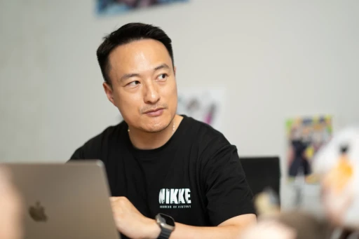 ���������꡼ No.006�Υ���ͥ������ / �Υ��󥿥ӥ塼��2��ǯ��ޤ����־����ν�����NIKKE�פϡ�����1ǯ�ǲ����ܻؤ��Τ���Level Infinite�α��ĥץ��ǥ塼�������ä�ʹ����