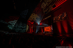 画像ギャラリー No.013のサムネイル画像 / 「勝利の女神：NIKKE」第2回オーケストラコンサートでは，人気曲のほか，「Old Tales」などのイベント楽曲を披露。物販には長蛇の列も