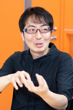 ���������꡼ No.005�Υ���ͥ������ / �֥��륫���饹�� ����������Ȳ�ɱ�β̼¡ץ��󥿥ӥ塼���Ƚ����ɤ������Ÿ��������Ѥ򡤥ե������ॹ�ȼ���¿��Ÿ����¿���Υץ쥤�䡼���Ϥ���