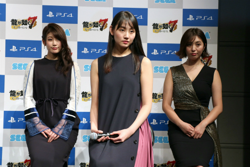 画像ギャラリー No.008のサムネイル画像 / 「龍が如く7 光と闇の行方」完成披露会をレポート。中井貴一さんと堤 真一さんが「大量の台本を一気に読んでしまうほど面白い」と絶賛