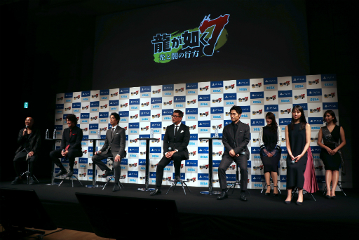 画像ギャラリー No.010のサムネイル画像 / 「龍が如く7 光と闇の行方」完成披露会をレポート。中井貴一さんと堤 真一さんが「大量の台本を一気に読んでしまうほど面白い」と絶賛