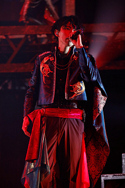 ���������꡼ No.013�Υ���ͥ������ / �֥֥�å������� -Theater Starless-�ס�KT Zepp Yokohama�ǳ��Ť��줿��BLACK LIVE II�ɤΥ饤�֥�ݡ��ȸ���