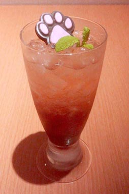 画像ギャラリー No.004のサムネイル画像 / 「キグルミキノコ Q-bit」と監獄レストラン「ザ・ロックアップ」のコラボが7月19日より開始