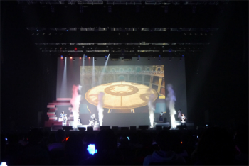 画像ギャラリー No.003のサムネイル画像 / 「アライズ」の舞台化も発表された,テイルズ オブ フェスティバル 2021の1日目レポート。ステージと一体になった派手な演出にも注目