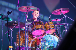 画像ギャラリー No.021のサムネイル画像 / 「アライズ」の舞台化も発表された,テイルズ オブ フェスティバル 2021の1日目レポート。ステージと一体になった派手な演出にも注目